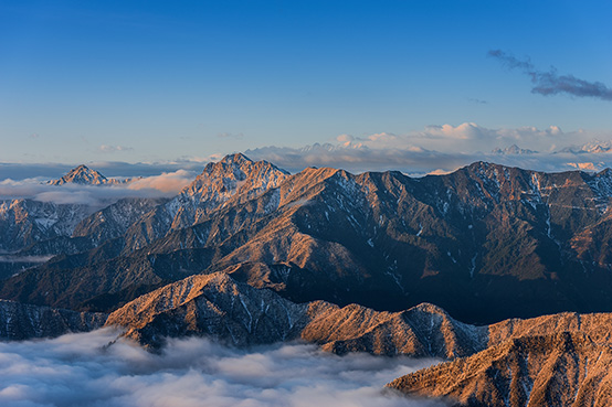 牛背山